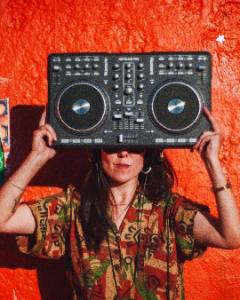 DJ Ravi·e, latin beats, pop queer, reggaeton